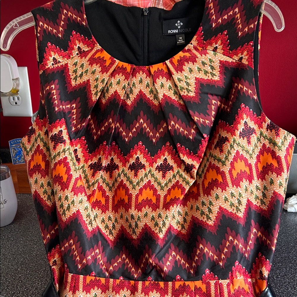 Ronni Nicole Zigzag Blouse - Black, Red, Gold, very pretty.